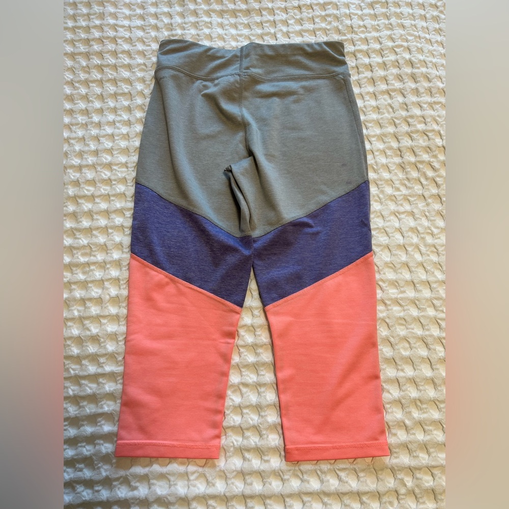 Xersion Quick-Dri Color-Block Leggings - Picture 4 of 9